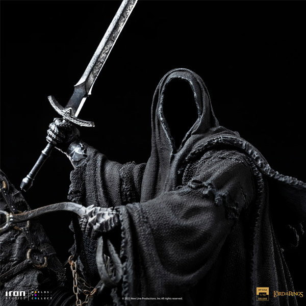Iron Studios The Lord of the Rings Nazgul on Horse Deluxe Art Scale Statue